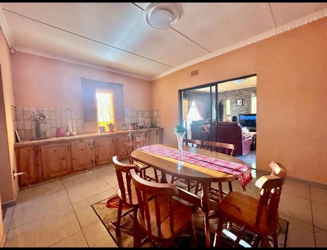 3 BEDROOM HOUSE FOR SALE IN VANDERBIJLPARK CW 4